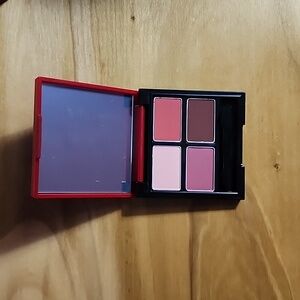 Fmg Glimmer Bombshell Matte Eyeshadow Quad